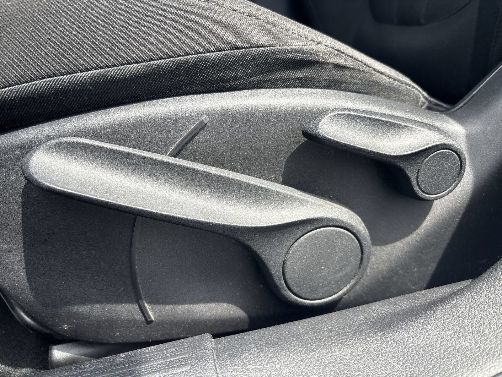 Used 2017 Chrysler 200 LX FWD image 13