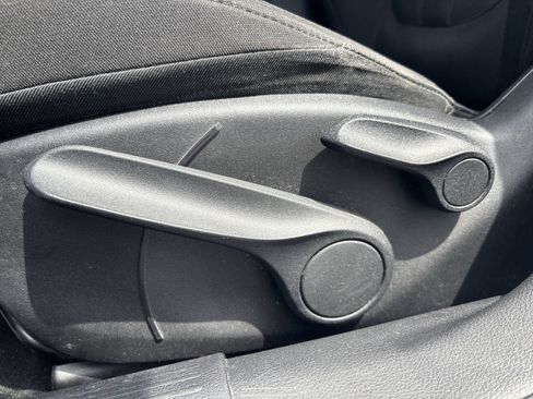 Used 2017 Chrysler 200 LX FWD image 13