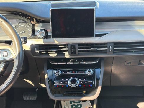 Used 2022 Lincoln Corsair AWD w/ Premium Package image 13