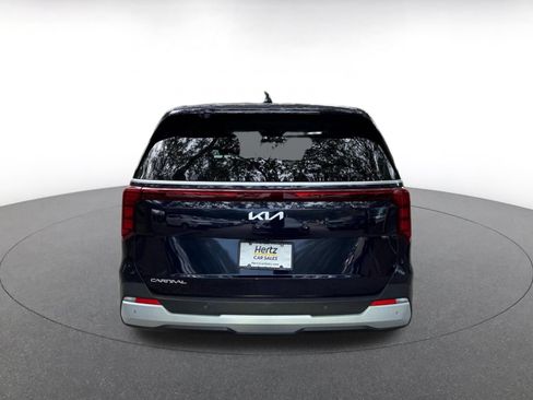 Used 2026 Kia Carnival FWD image 6