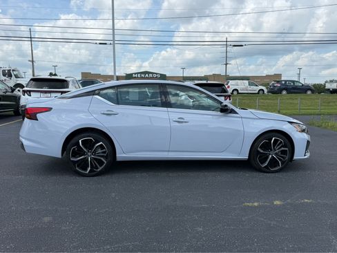 Used 2023 Nissan Altima 2.5 SR w/ SR Premium Package AWD/4WD image 8