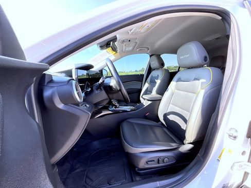 Certified 2024 Chevrolet Trax ACTIV FWD image 10
