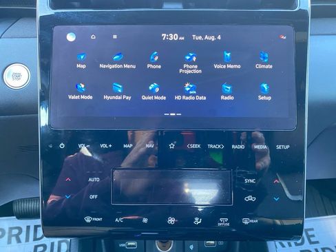 Used 2023 Hyundai Santa Cruz Limited w/ Winter Package AWD/4WD image 27