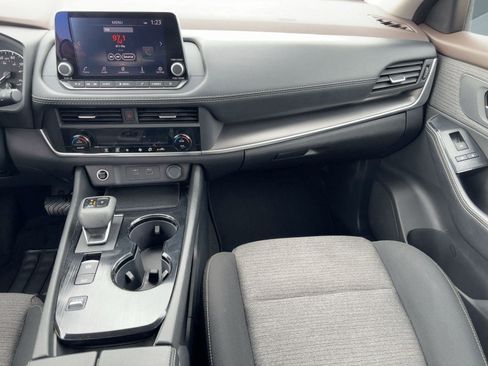 Used 2023 Nissan Rogue SV image 26