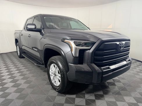 Used 2022 Toyota Tundra SR5 w/ SR5 Premium Package RWD image 3