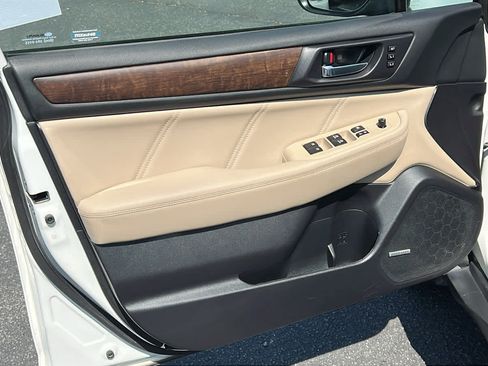 Used 2018 Subaru Outback 3.6R Limited AWD/4WD image 23