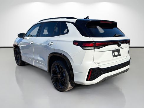 New 2026 Volkswagen Tiguan SE R-Line AWD/4WD image 5