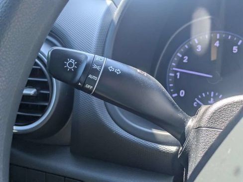 Used 2019 Hyundai Kona SE FWD image 25