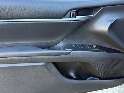 Used 2019 Toyota Camry SE image 16