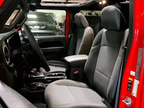 New 2026 Jeep Gladiator Sport image 9