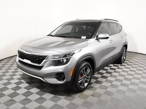 Used 2023 Kia Seltos S w/ Navigation Package AWD/4WD image 1
