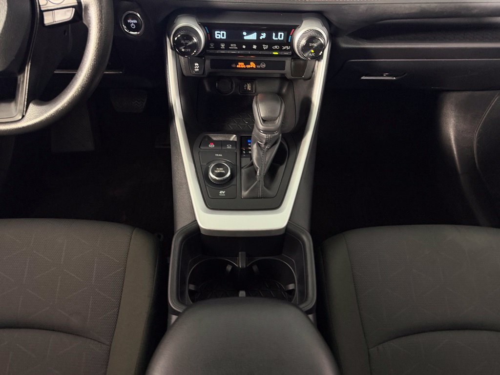 Used 2025 Toyota RAV4 XLE AWD/4WD image 15