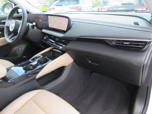 Used 2025 Buick Envision Preferred AWD/4WD image 11