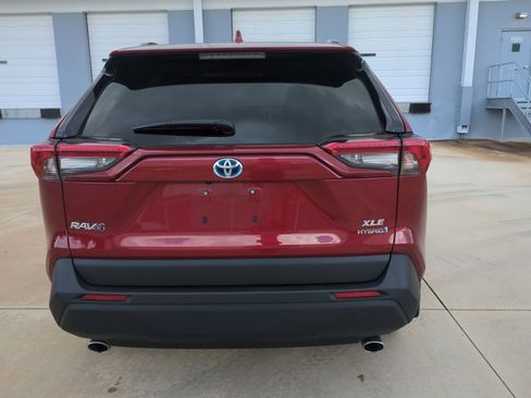 Used 2024 Toyota RAV4 XLE w/ Convenience Package image 6