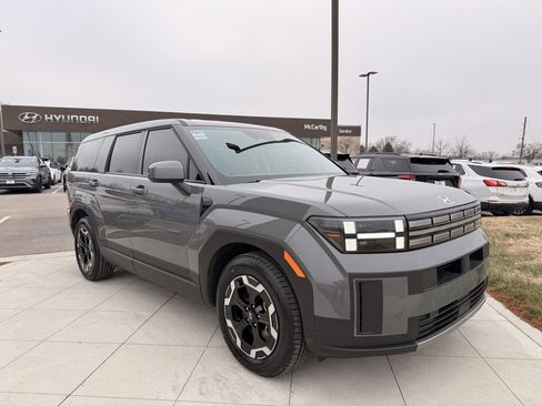 Used 2024 Hyundai Santa Fe SE image 7