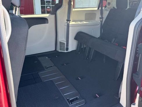 Used 2017 Dodge Grand Caravan SE w/ Power Window Group image 8