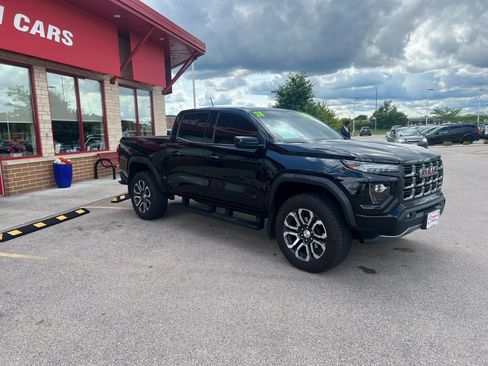 Used 2024 GMC Canyon AT4 w/ AT4 Premium Package AWD/4WD image 3