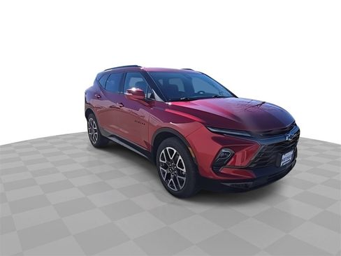 Certified 2023 Chevrolet Blazer RS w/ Driver Confidence II Package image 2