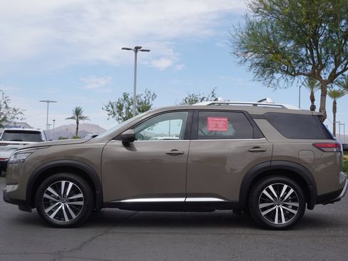 Certified 2024 Nissan Pathfinder Platinum w/ Cargo Package AWD/4WD image 2