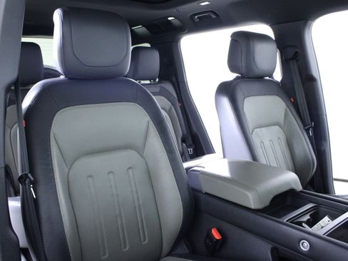Used 2021 Land Rover Defender 110 X-Dynamic HSE image 18