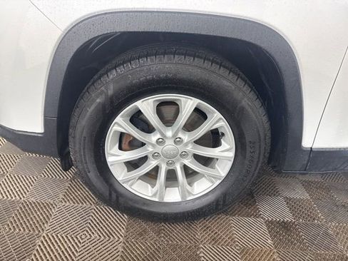 Used 2020 Jeep Cherokee Latitude w/ Cold Weather Group image 31