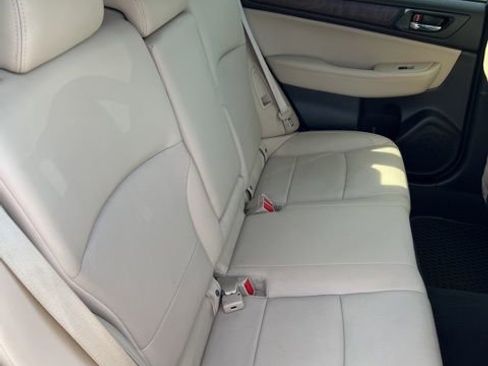 Used 2017 Subaru Outback 2.5i Limited image 14