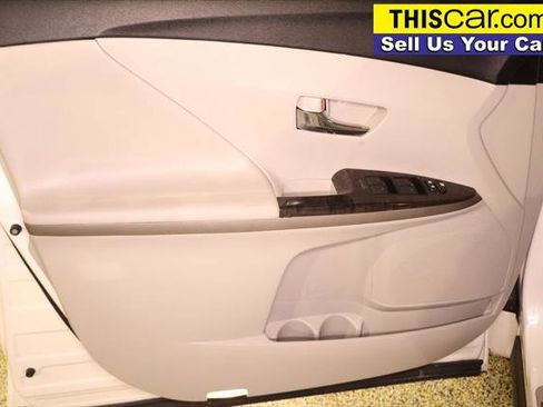 Used 2015 Toyota Venza LE FWD image 29