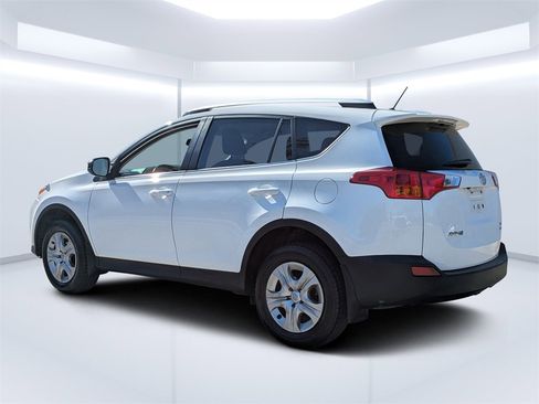 Used 2015 Toyota RAV4 LE image 5