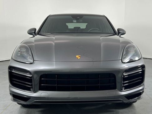 Used 2023 Porsche Cayenne Coupe image 10