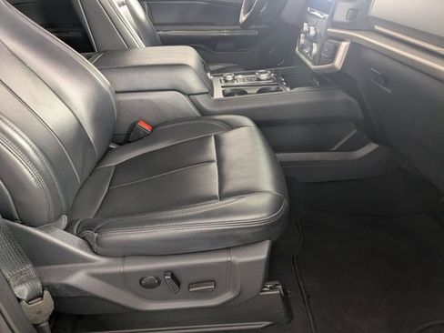 Used 2024 Ford Expedition Max XLT image 36