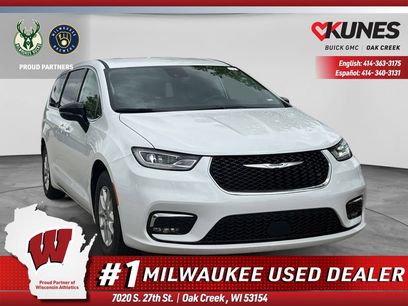 Used 2024 Chrysler Pacifica Touring-L