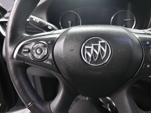 Used 2019 Buick Enclave Avenir w/ Avenir Technology Package FWD image 17