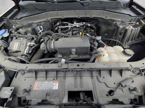 Used 2023 Ford Explorer XLT w/ Equipment Group 202A RWD image 17