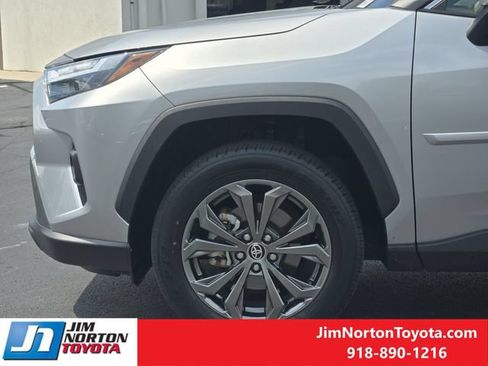 Used 2025 Toyota RAV4 XLE Premium AWD/4WD image 9