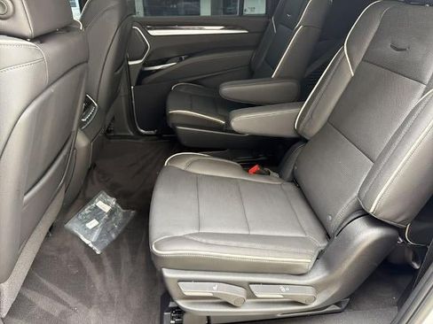 Certified 2025 Cadillac Escalade ESV Premium Luxury w/ Touring Package AWD/4WD image 21