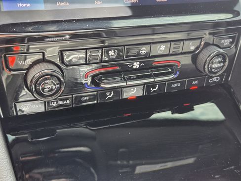 Used 2024 Jeep Grand Cherokee L Overland w/ Trailer Tow Package image 18