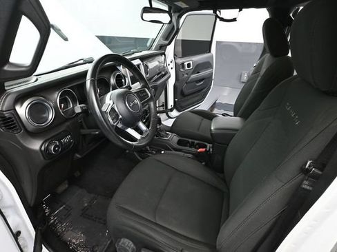 Used 2019 Jeep Wrangler Unlimited Sahara AWD/4WD image 23