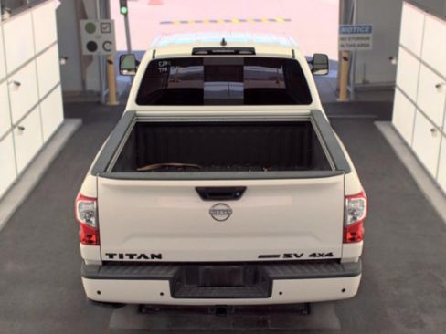 Used 2023 Nissan Titan SV w/ SV Convenience Package AWD/4WD image 4