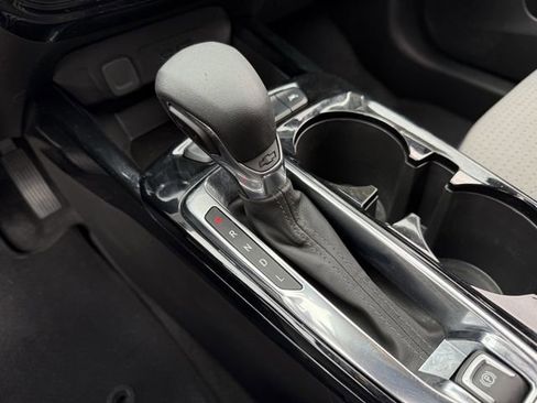 Certified 2025 Chevrolet Trax LT image 21