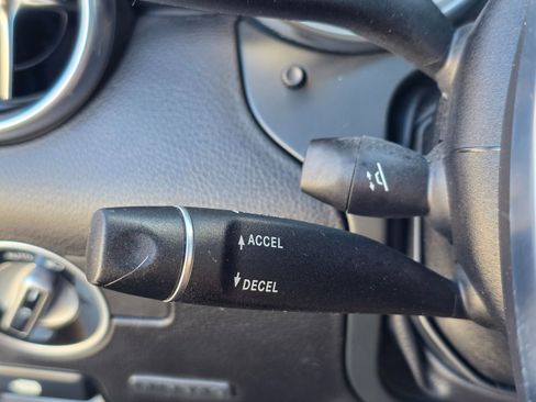 Used 2013 Mercedes-Benz SLK 250 w/ Premium I Pkg image 35