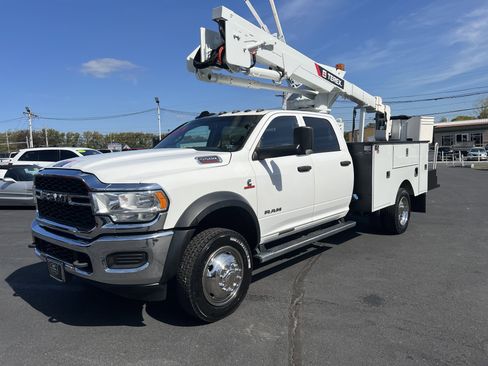 Used 2019 RAM 5500 Tradesman w/ Chrome Appearance Group image 9