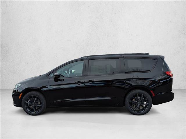 New 2026 Chrysler Pacifica Select w/ S Appearance Package AWD/4WD image 4