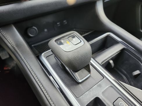 Used 2024 Nissan Pathfinder SL AWD/4WD image 35
