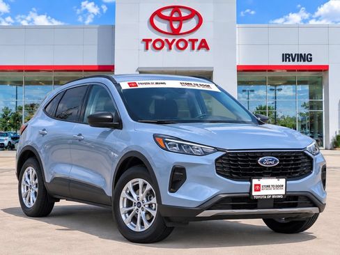 Used 2024 Ford Escape Active AWD/4WD image 2