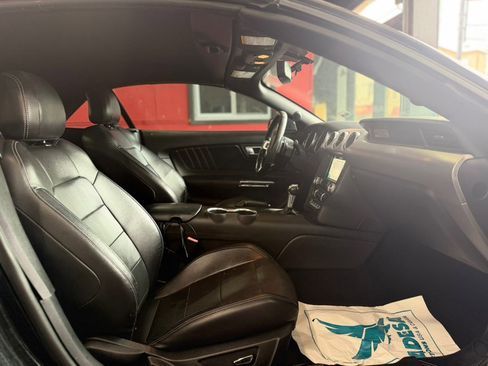 Used 2019 Ford Mustang GT Premium RWD image 11