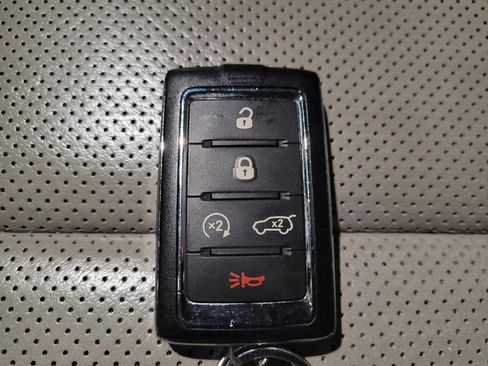 Used 2022 Jeep Grand Cherokee Overland image 32