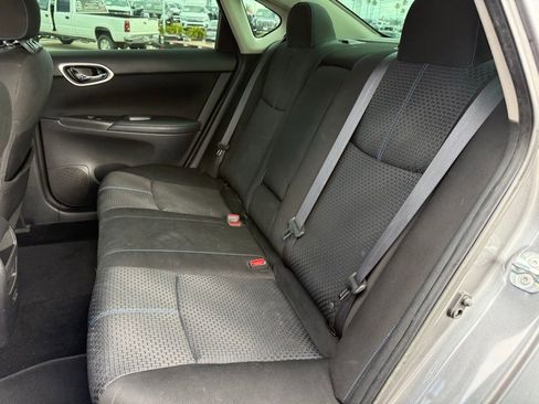 Used 2018 Nissan Sentra SR w/ Technology Package FWD image 4