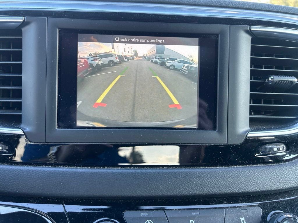 Used 2019 Chrysler Pacifica Touring Plus w/ S Appearance Package FWD image 12