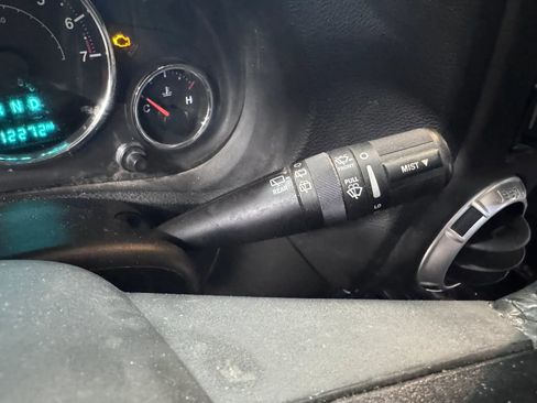 Used 2015 Jeep Wrangler Unlimited Rubicon w/ Connectivity Group AWD/4WD image 25