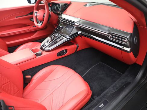 Used 2026 Aston Martin V8 Vantage Roadster image 33